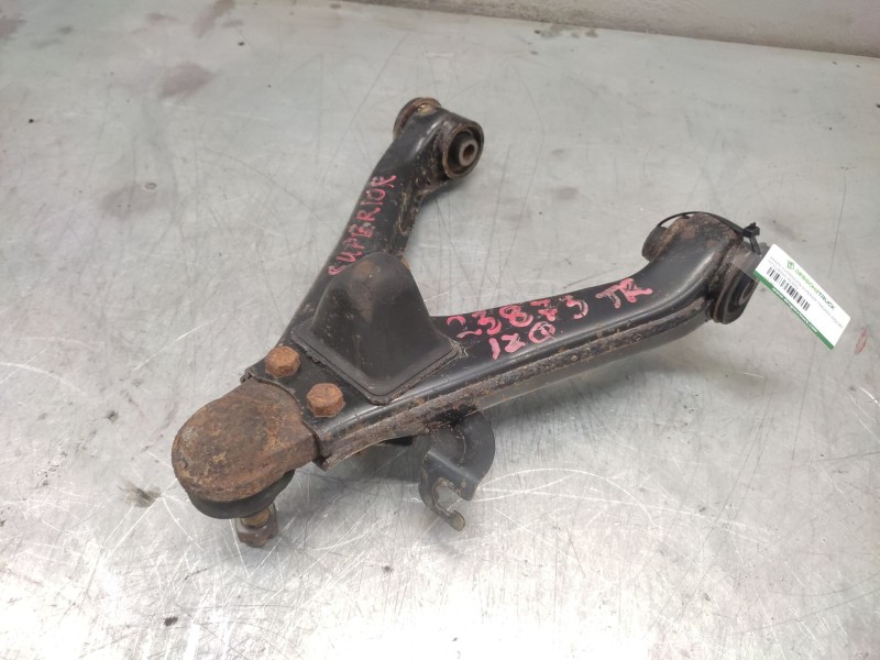 Recambio de brazo suspension superior trasero izquierdo para mitsubishi pajero -- referencia OEM IAM   