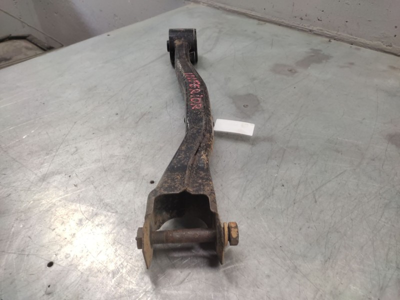 Recambio de brazo suspension inferior trasero izquierdo para mitsubishi pajero -- referencia OEM IAM   