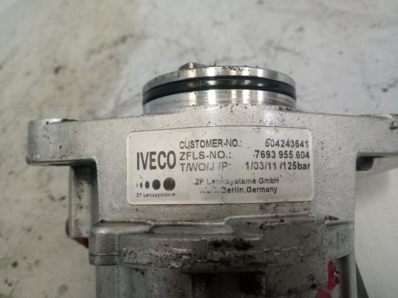 Recambio de bomba servodireccion para iveco daily pr einzelkabine 70 c... radstand 3450 referencia OEM IAM 504243641  7693955604