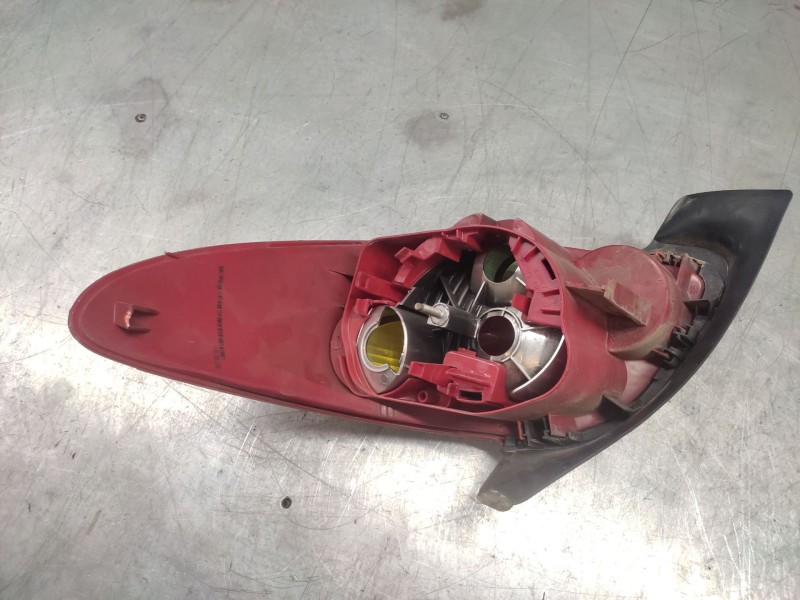 Recambio de piloto trasero izquierdo para peugeot 206 berlina xt referencia OEM IAM   