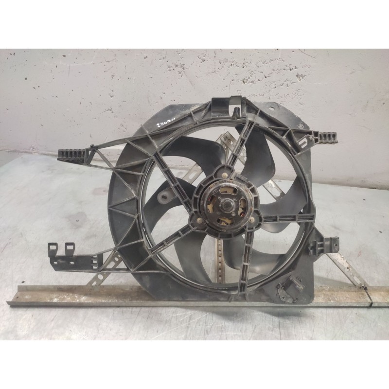 Recambio de electroventilador para renault trafic ii furgoneta (fl) 1.9 dci 100 (fl0c) referencia OEM IAM 8200151873E  