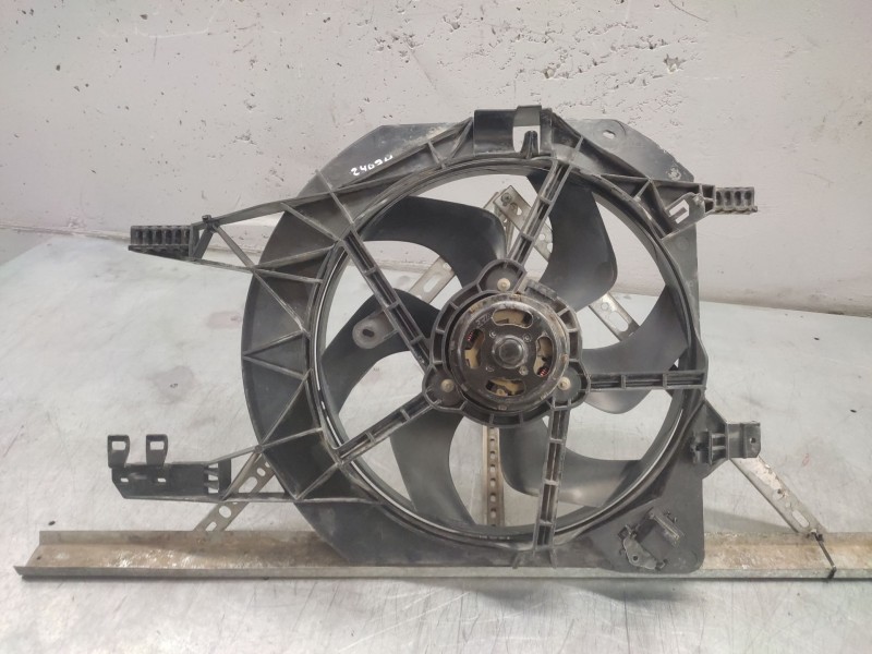 Recambio de electroventilador para renault trafic ii furgoneta (fl) 1.9 dci 100 (fl0c) referencia OEM IAM 8200151873E  