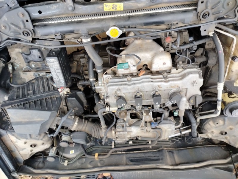 nissan almera ii (n16) del año 2000