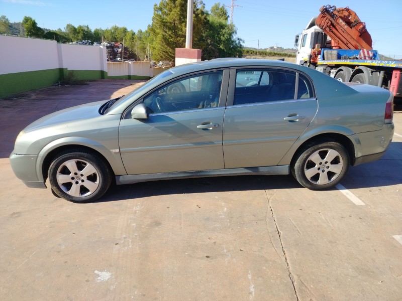 opel vectra c berlina del año 2004