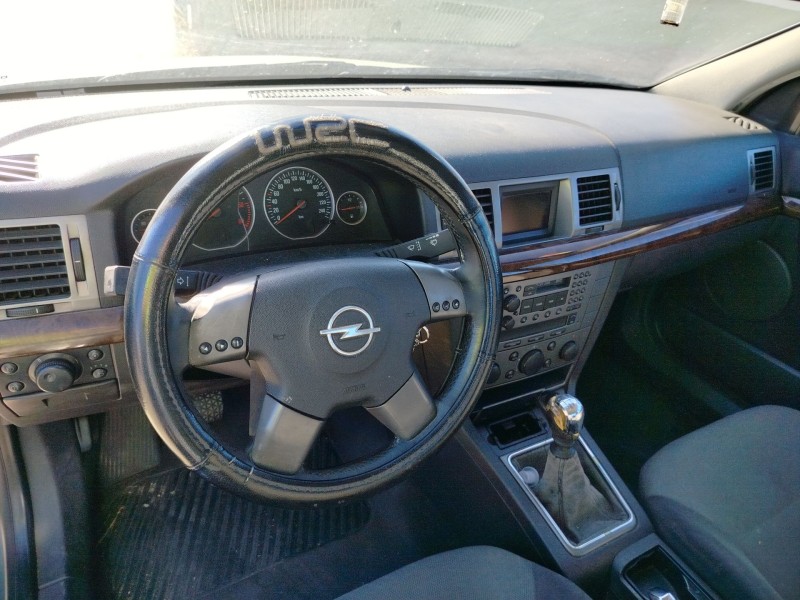 opel vectra c berlina del año 2004