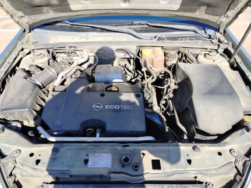 opel vectra c berlina del año 2004