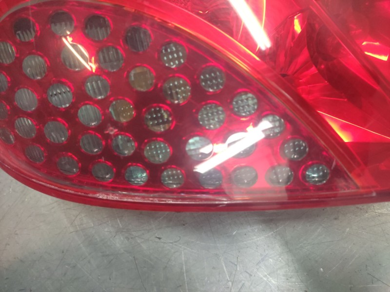 Recambio de piloto trasero izquierdo para peugeot 207 sport referencia OEM IAM   