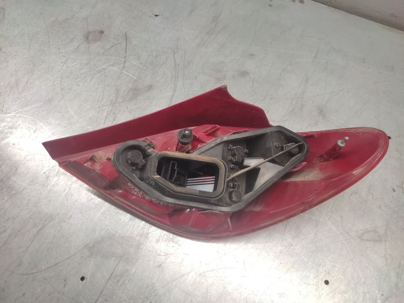 Recambio de piloto trasero izquierdo para peugeot 207 sport referencia OEM IAM   