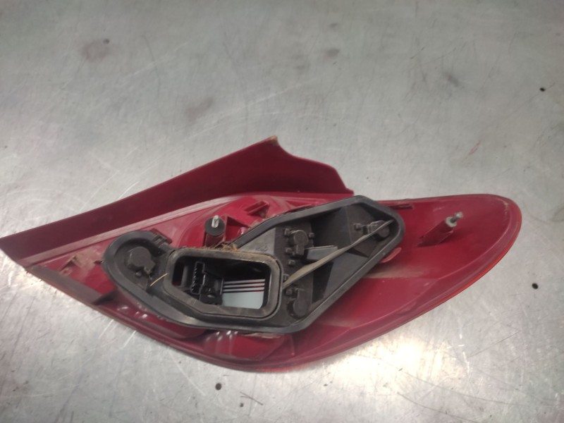 Recambio de piloto trasero izquierdo para peugeot 207 sport referencia OEM IAM   