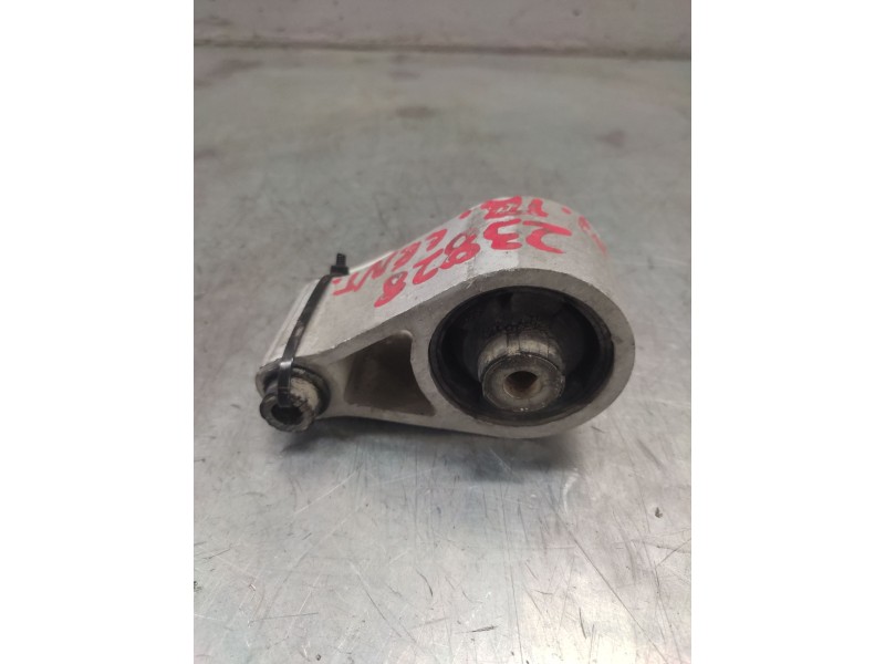 Recambio de soporte motor trasero para opel movano combi medio 3.5t referencia OEM IAM  CENTRAL 