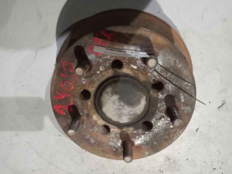 Recambio de buje delantero para nissan cabstar 01.04  3.0 diesel referencia OEM IAM 402049x201  