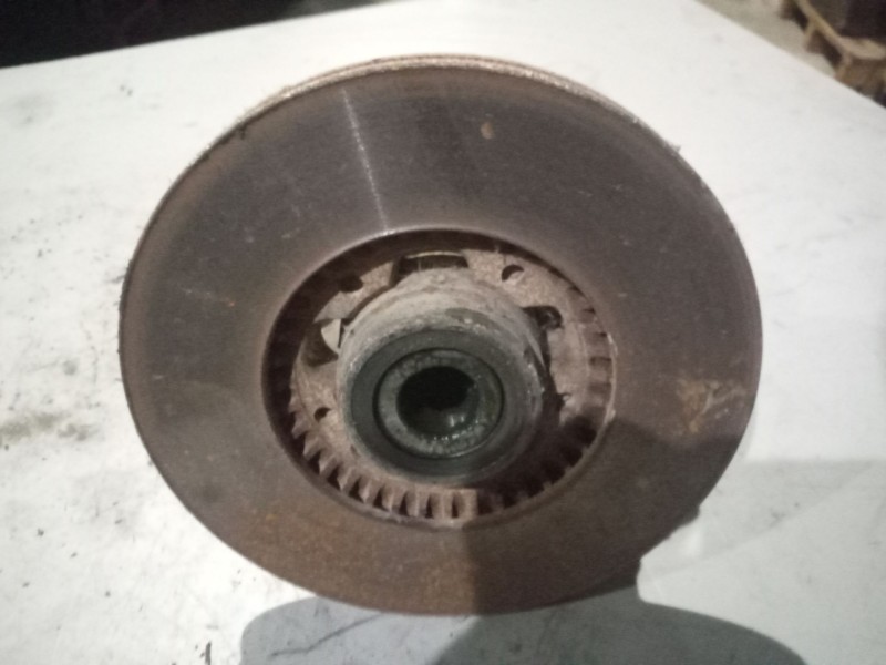 Recambio de buje delantero para nissan cabstar 01.04  3.0 diesel referencia OEM IAM 402049x201  