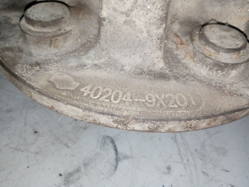 Recambio de buje delantero para nissan cabstar 01.04  3.0 diesel referencia OEM IAM 402049x201  