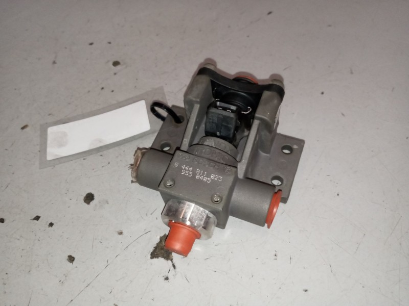 Recambio de inyector para daf xf 105 105.460 referencia OEM IAM 444011023 9550405 0444011023