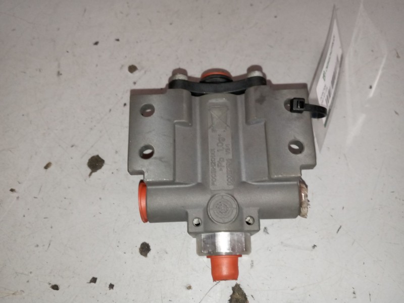 Recambio de inyector para daf xf 105 105.460 referencia OEM IAM 444011023 9550405 0444011023