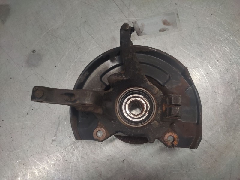 Recambio de mangueta delantera derecha para mitsubishi space star (dg0) 1300 referencia OEM IAM   