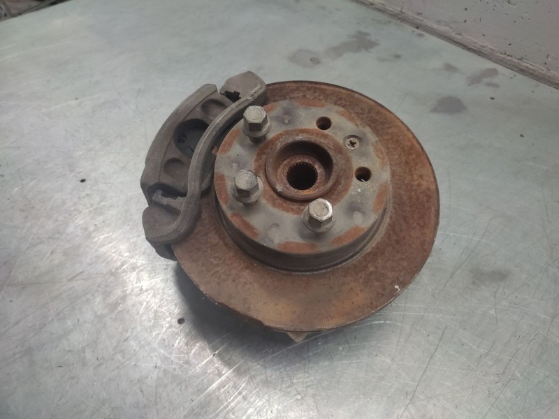 Recambio de mangueta delantera izquierda para mercedes-benz vito marco polo (638) 112 cdi referencia OEM IAM 6389320224  