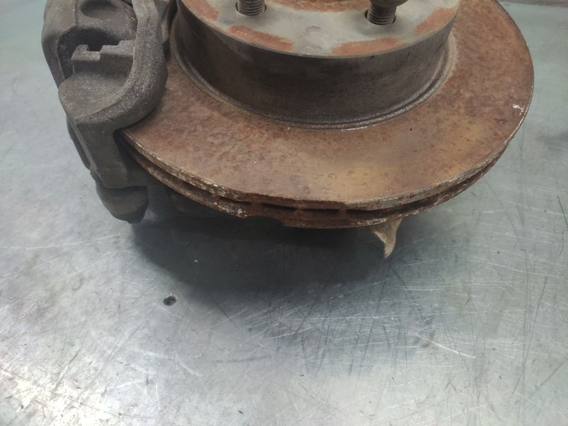 Recambio de mangueta delantera izquierda para mercedes-benz vito marco polo (638) 112 cdi referencia OEM IAM 6389320224  