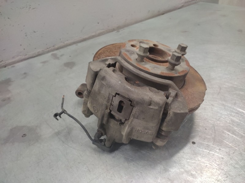 Recambio de mangueta delantera izquierda para mercedes-benz vito marco polo (638) 112 cdi referencia OEM IAM 6389320224  