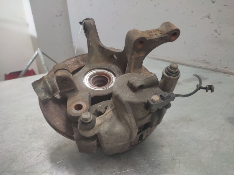 Recambio de mangueta delantera izquierda para mercedes-benz vito marco polo (638) 112 cdi referencia OEM IAM 6389320224  