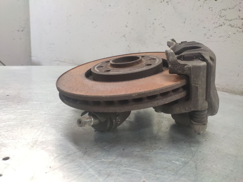 Recambio de mangueta delantera derecha para peugeot 307 break / sw (s1) sw referencia OEM IAM   