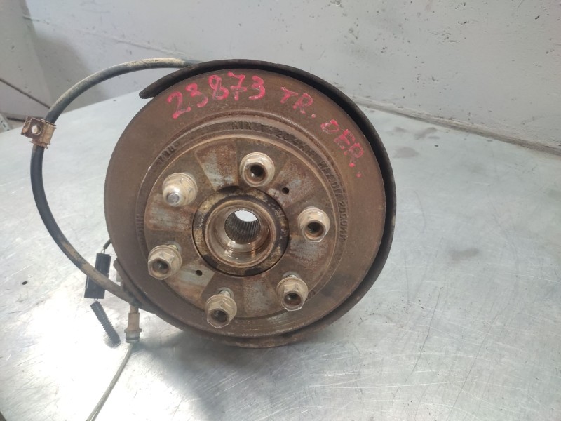 Recambio de mangueta trasera derecha para mitsubishi pajero -- referencia OEM IAM   