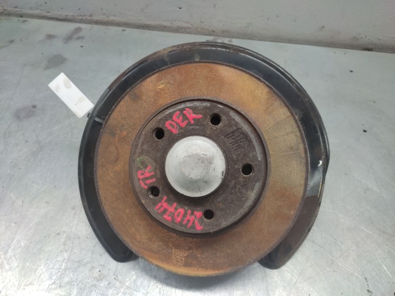 Recambio de mangueta trasera derecha para renault trafic ii furgoneta (fl) 1.9 dci 100 (fl0c) referencia OEM IAM   