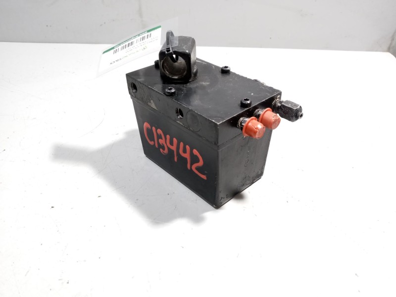 Recambio de bomba elevacion cabina para renault magnum ab 2005 referencia OEM IAM 5010615920  