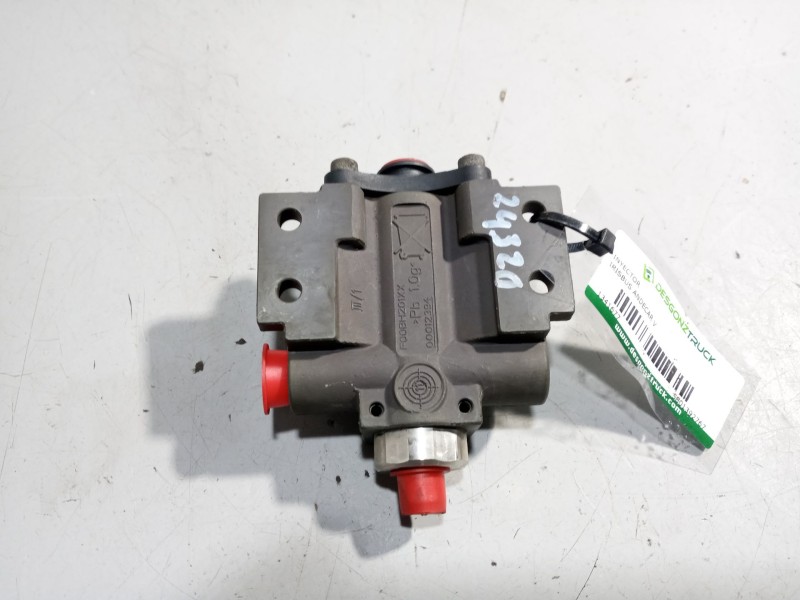 Recambio de inyector para irisbus andecar v referencia OEM IAM 5801392767 INYECTOR ADBLUE 0444011014