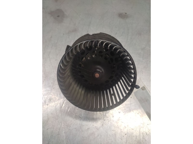 Recambio de ventilador calefaccion para peugeot 207 sport referencia OEM IAM N102097A  