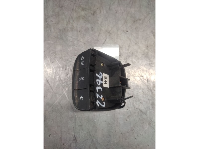 Recambio de mando volante para daewoo nubira berlina cdx referencia OEM IAM  4 PINS 