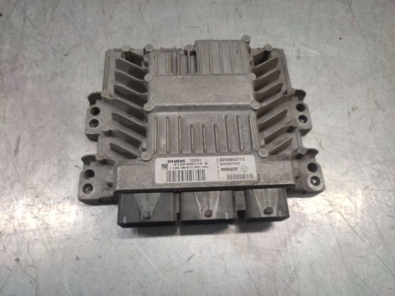 Recambio de centralita motor uce para renault scenic ii authentique referencia OEM IAM 8200843713  8200807626