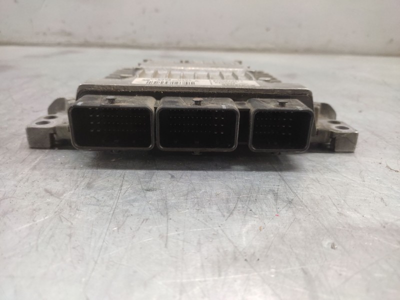 Recambio de centralita motor uce para renault scenic ii authentique referencia OEM IAM 8200843713  8200807626