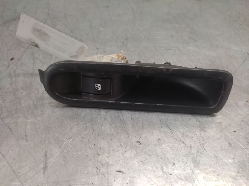Recambio de mando elevalunas trasero derecho para renault scenic ii authentique referencia OEM IAM  6 PINS 