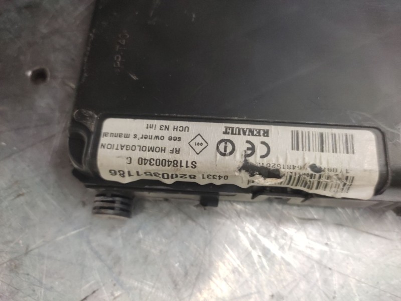 Recambio de caja reles / fusibles para renault megane ii berlina 5p confort authentique referencia OEM IAM 8200351186  