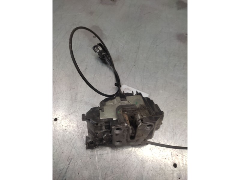 Recambio de cerradura puerta delantera derecha para renault clio iii dynamique referencia OEM IAM  4 PINS 