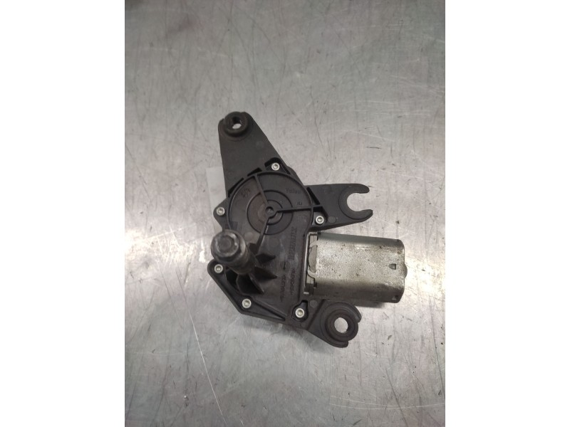 Recambio de motor limpia trasero para renault clio iii dynamique referencia OEM IAM 8200311486A  