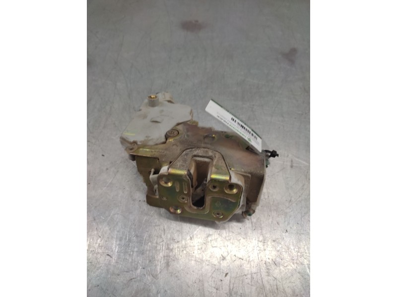 Recambio de cerradura puerta delantera derecha para nissan primera (p11) 2.0 td referencia OEM IAM   