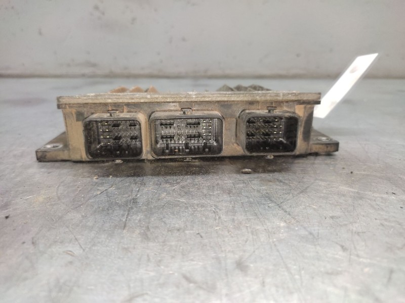 Recambio de centralita motor uce para renault clio iii dynamique referencia OEM IAM 8200399038  8200619409