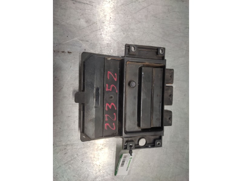 Recambio de centralita motor uce para renault clio iii dynamique referencia OEM IAM 8200399038  8200619409