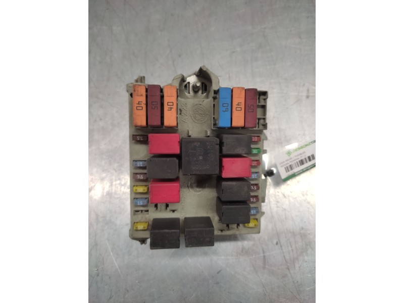 Recambio de caja reles / fusibles para nissan primera (p11) 2.0 td referencia OEM IAM A223  