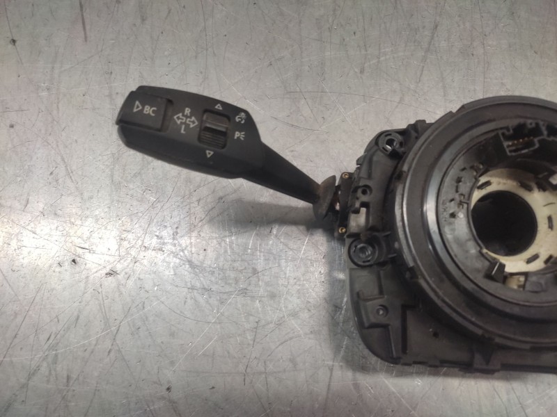 Recambio de mando multifuncion para bmw serie 1 berlina (e81/e87) 120d referencia OEM IAM 698956602  