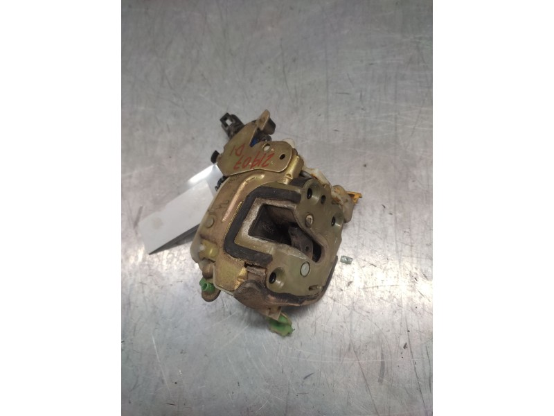 Recambio de cerradura puerta delantera izquierda para nissan primera berl./familiar (p10/w10) básico referencia OEM IAM   