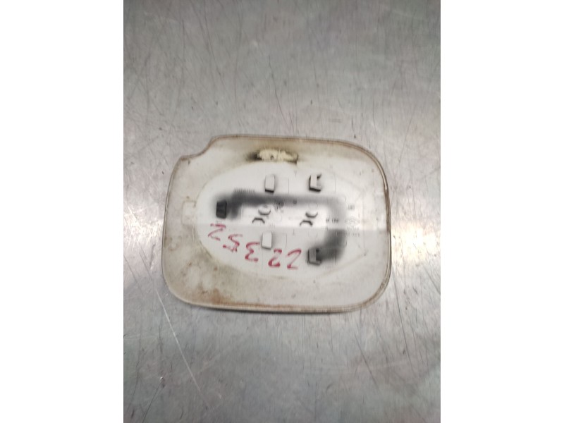 Recambio de tapa exterior combustible para renault clio iii dynamique referencia OEM IAM 8200290088  