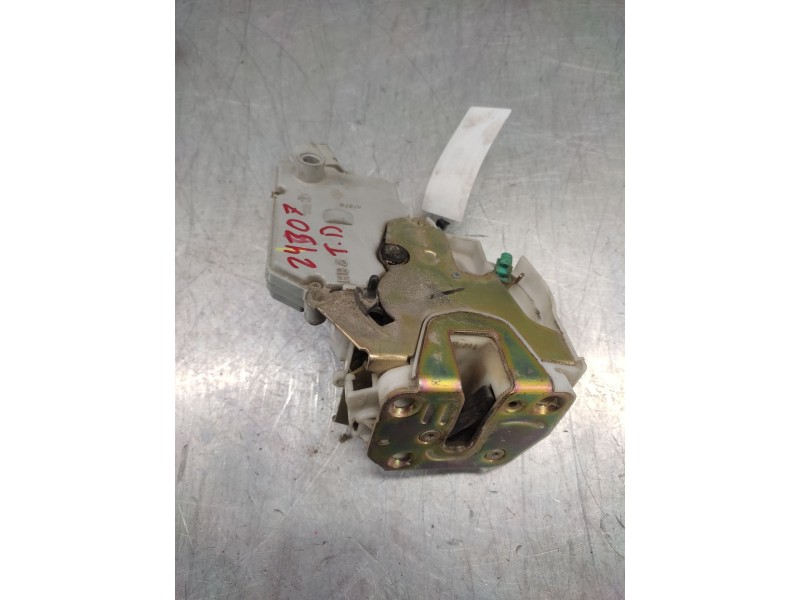 Recambio de cerradura puerta trasera derecha para nissan primera (p11) 2.0 td referencia OEM IAM  6 PINS 