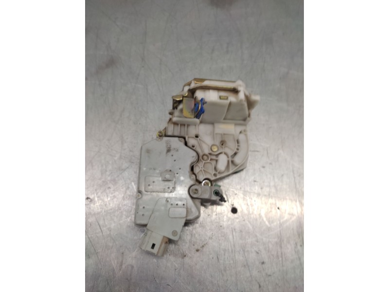 Recambio de cerradura puerta trasera derecha para nissan primera (p11) 2.0 td referencia OEM IAM  6 PINS 