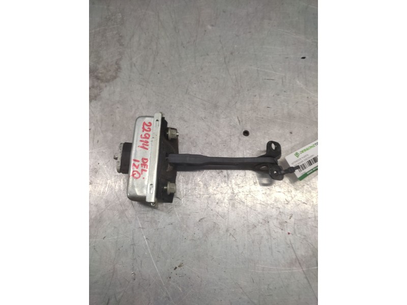 Recambio de retenedor puerta para land rover discovery v6 td se referencia OEM IAM DELANTEROIZQUIERDO  