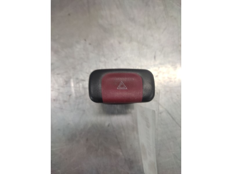 Recambio de warning para nissan primera berl./familiar (p10/w10) básico referencia OEM IAM  8 PINS 