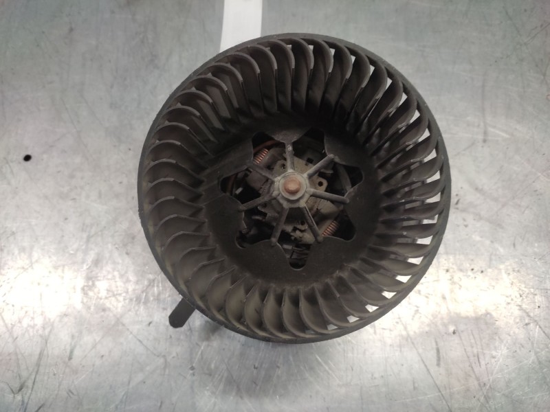 Recambio de ventilador calefaccion para bmw serie 1 berlina (e81/e87) 120d referencia OEM IAM 982428F  