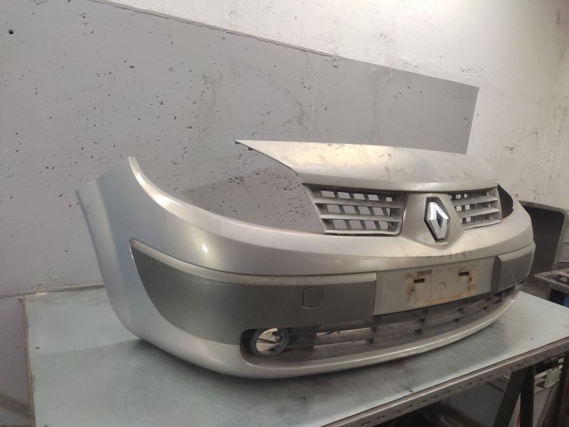 Recambio de paragolpes delantero para renault scenic ii 1.9 dci diesel referencia OEM IAM   